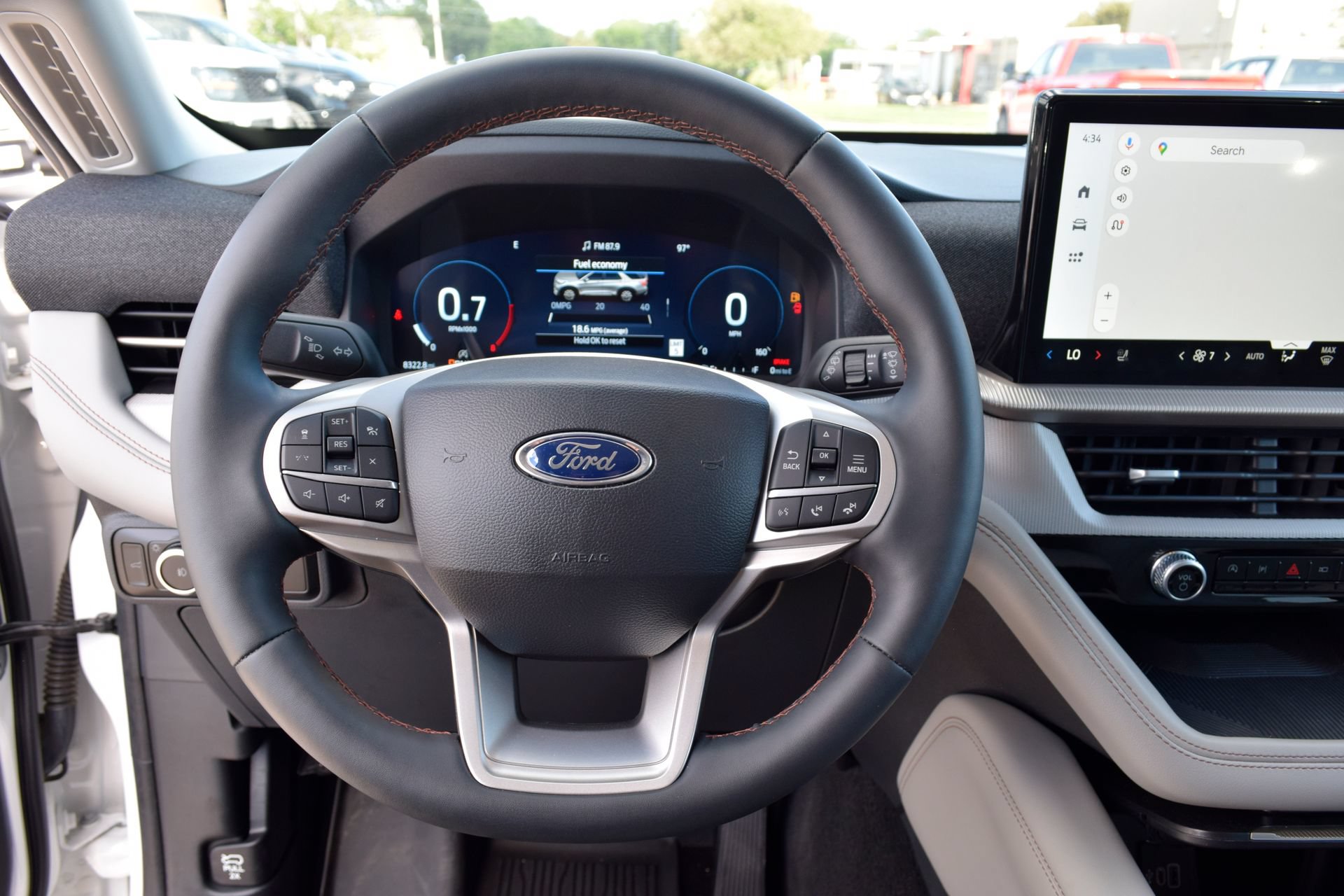 Used 2025 Ford Explorer Active w/ Active Comfort Package AWD/4WD image 6