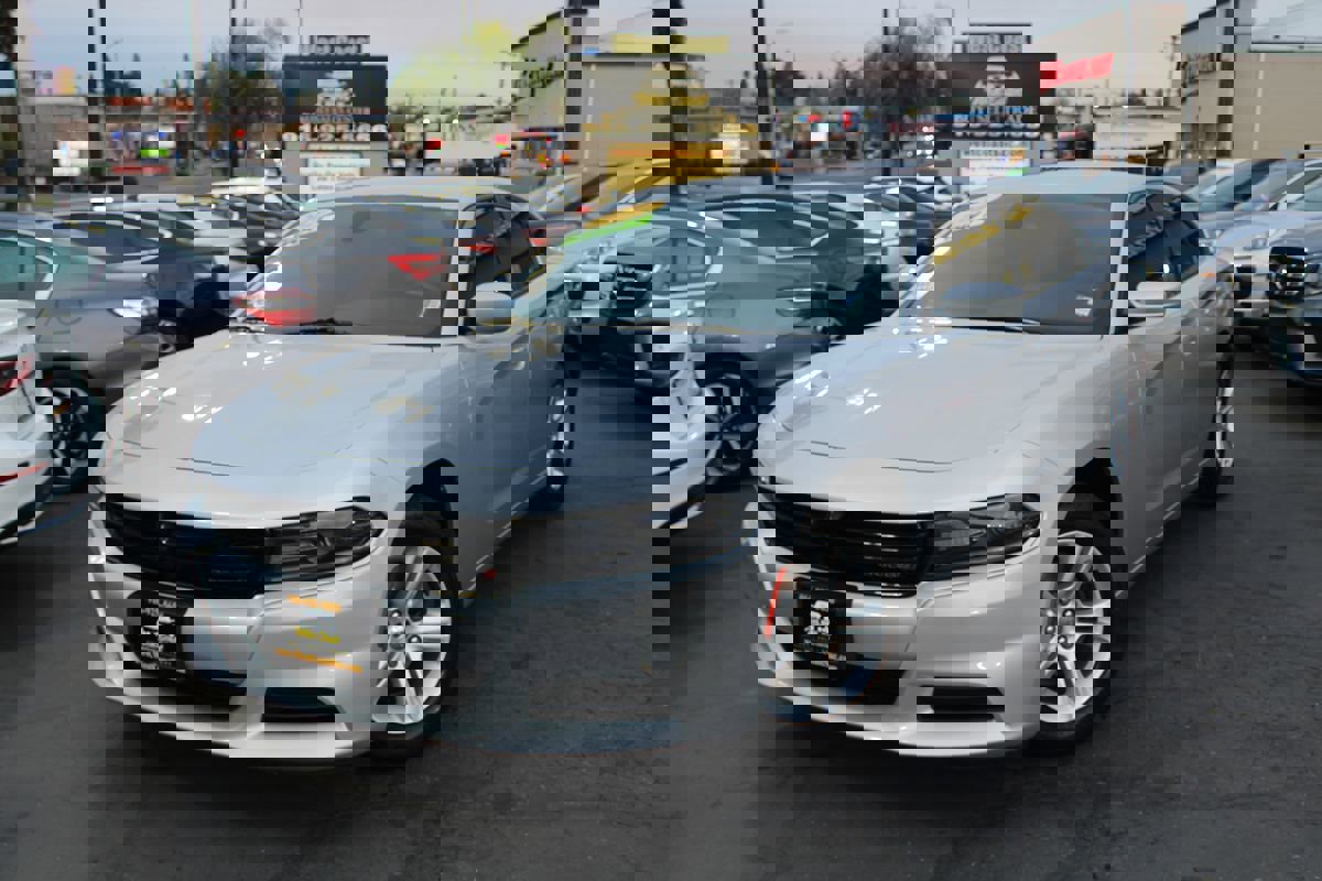 Used 2020 Dodge Charger SXT image 35