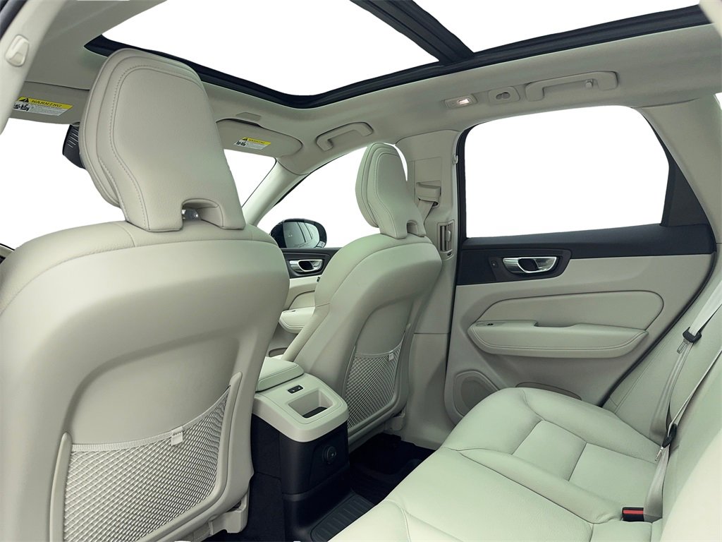 Used 2025 Volvo XC60 T8 Plus w/ Protection Package Premier image 39