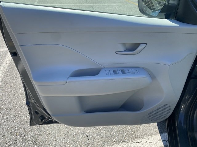 Used 2025 Hyundai Kona SEL image 12