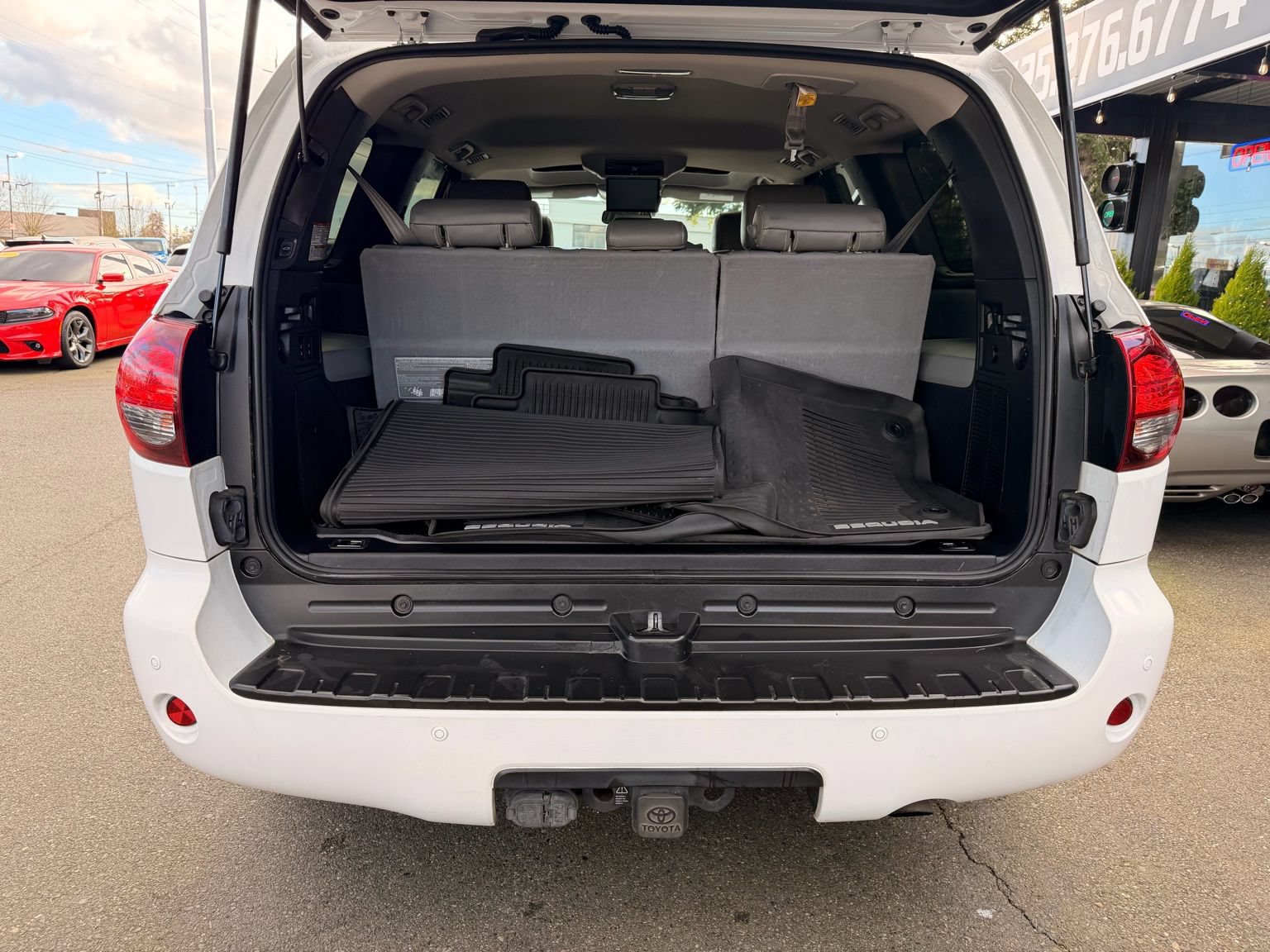 Used 2020 Toyota Sequoia Limited w/ Safety & Convenience Package AWD/4WD image 11