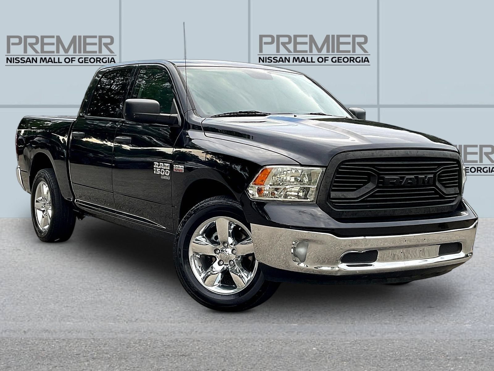 Used 2019 RAM 1500 Tradesman w/ Tradesman SXT Package RWD image 3