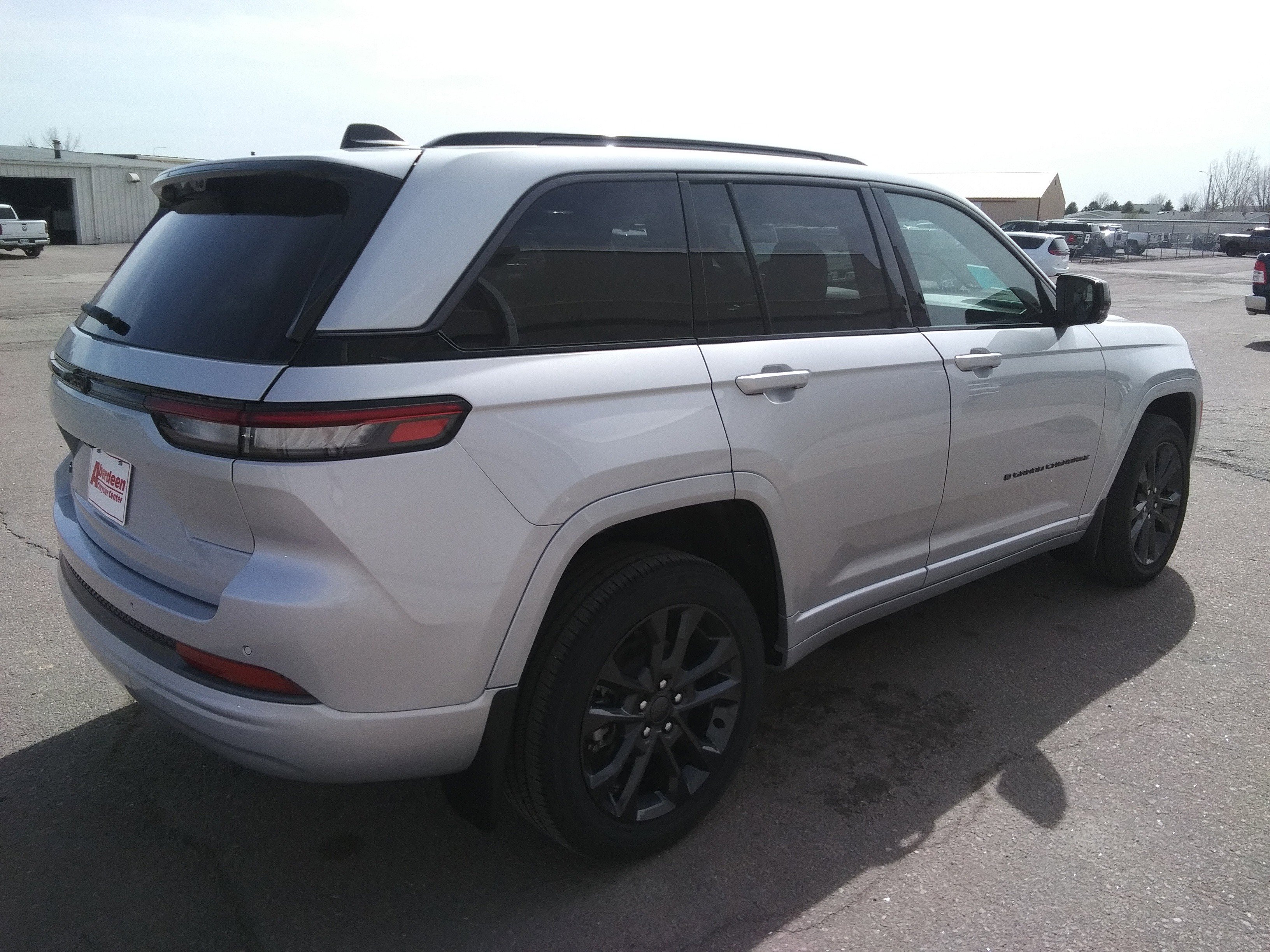 Used 2026 Jeep Grand Cherokee Limited AWD/4WD image 5