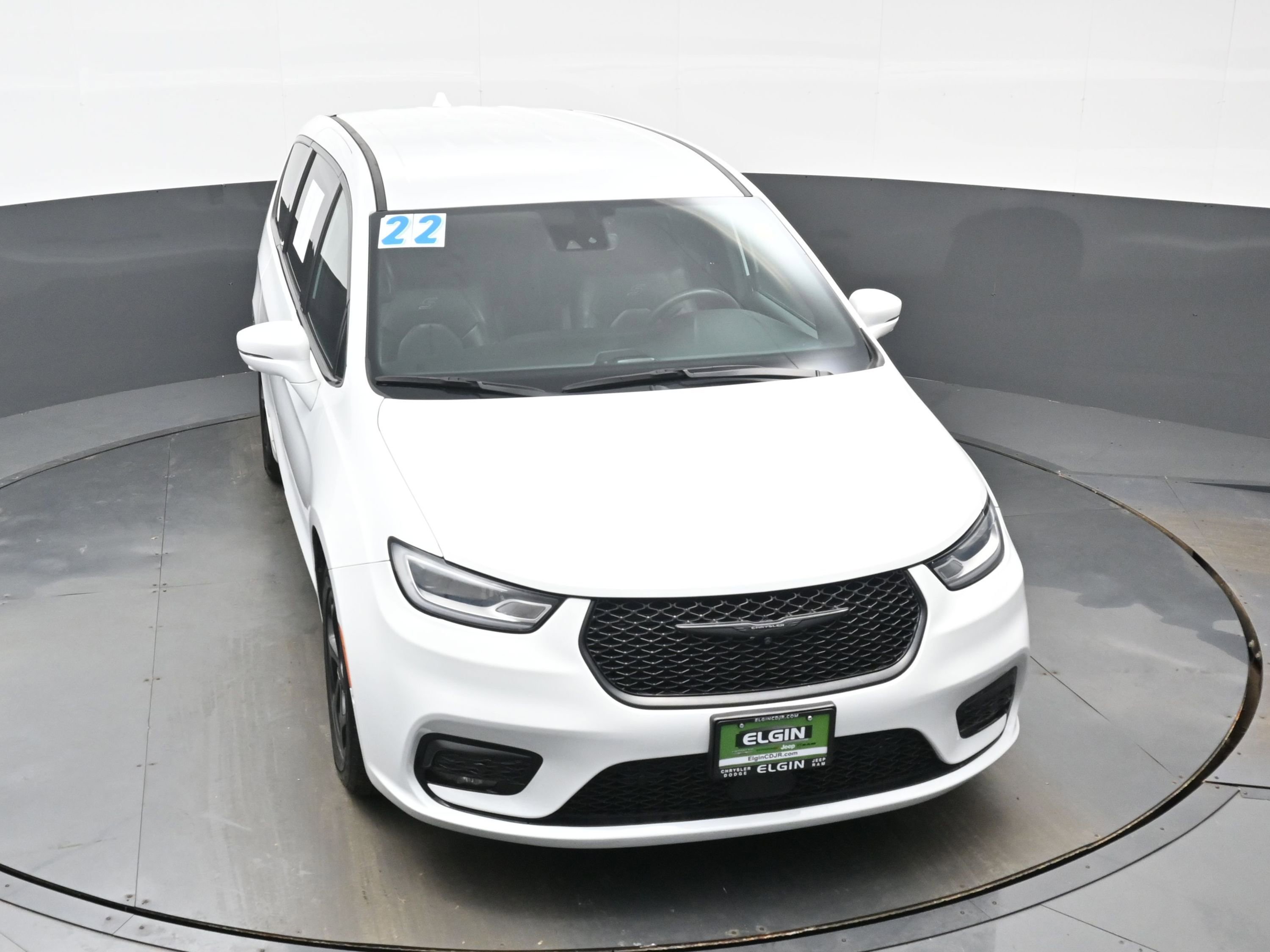 Used 2022 Chrysler Pacifica Touring-L w/ Uconnect Theater Family Group image 41