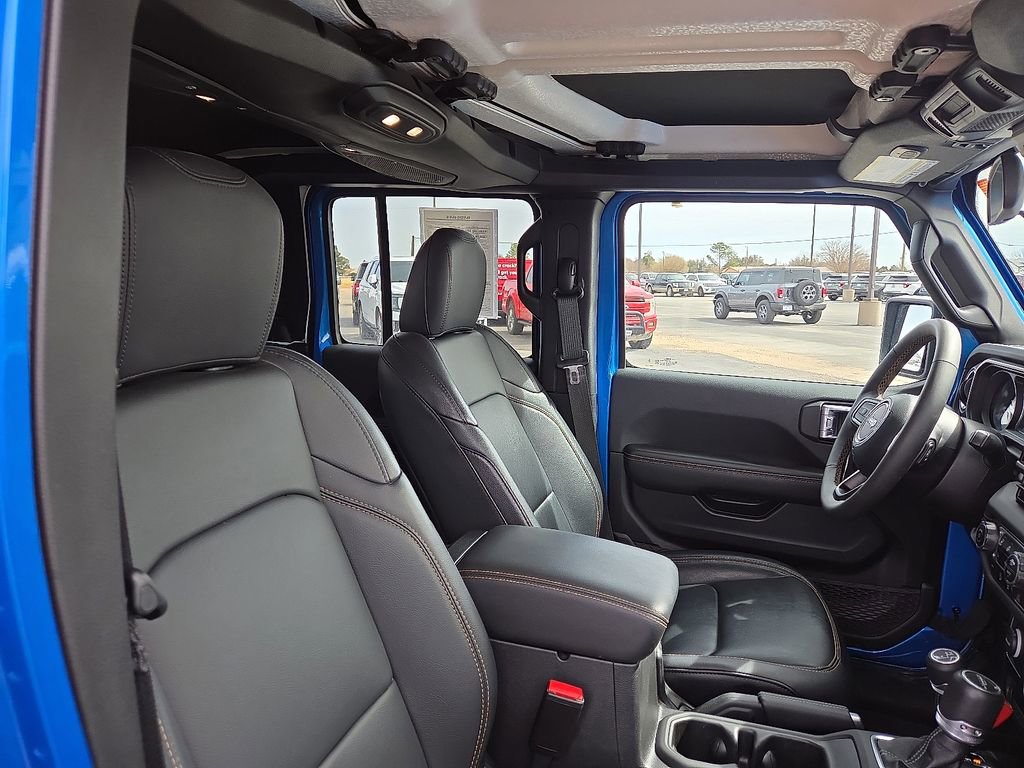 Used 2024 Jeep Gladiator Sport image 13