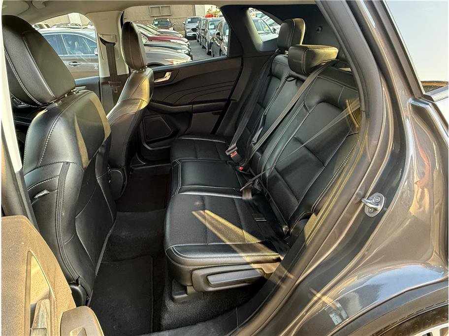Used 2022 Ford Escape SEL image 16