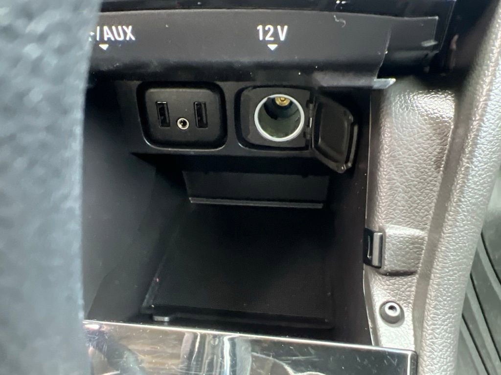 Used 2019 Buick Encore Essence FWD image 57