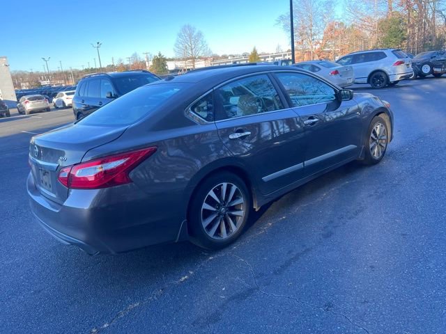 Used 2017 Nissan Altima 2.5 SV image 5