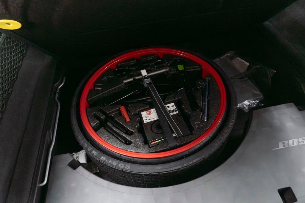 Used 2024 Porsche Cayenne Coupe image 47