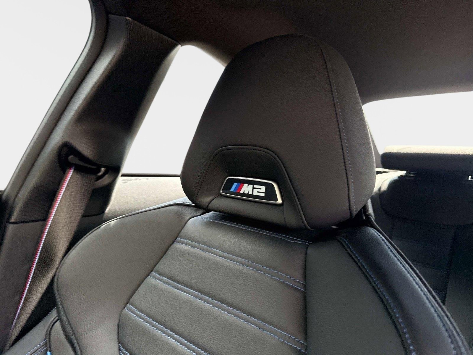 Used 2026 BMW M2 w/ Lighting Package RWD image 36