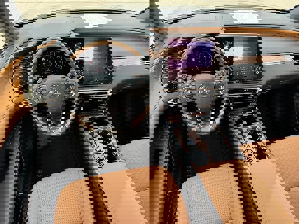 Used 2023 Lexus RX 350 Premium w/ Accessory Package (Z1) FWD image 11