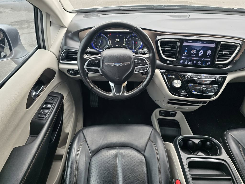 Used 2019 Chrysler Pacifica Touring-L w/ Advanced Safetytec Group FWD image 14