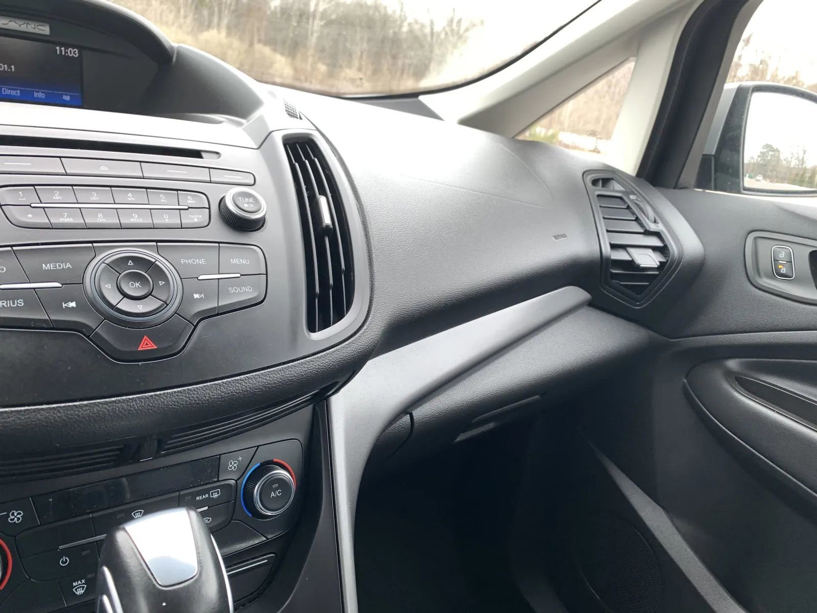 Used 2017 Ford C-MAX SE image 18