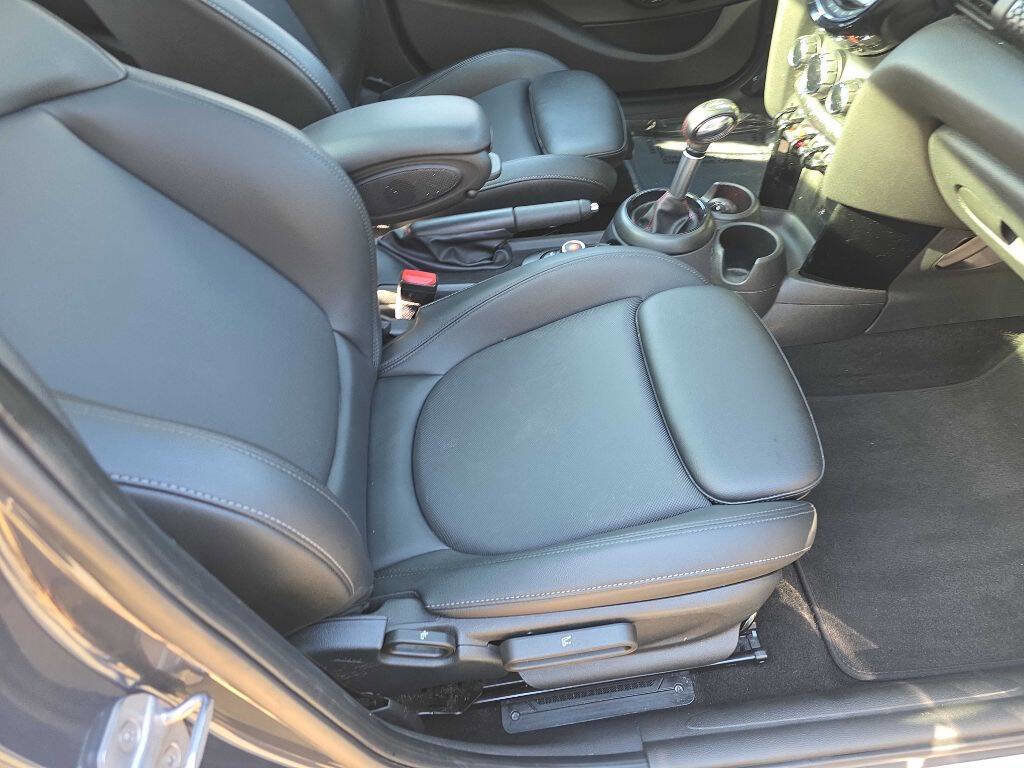 Used 2019 MINI Cooper S image 18