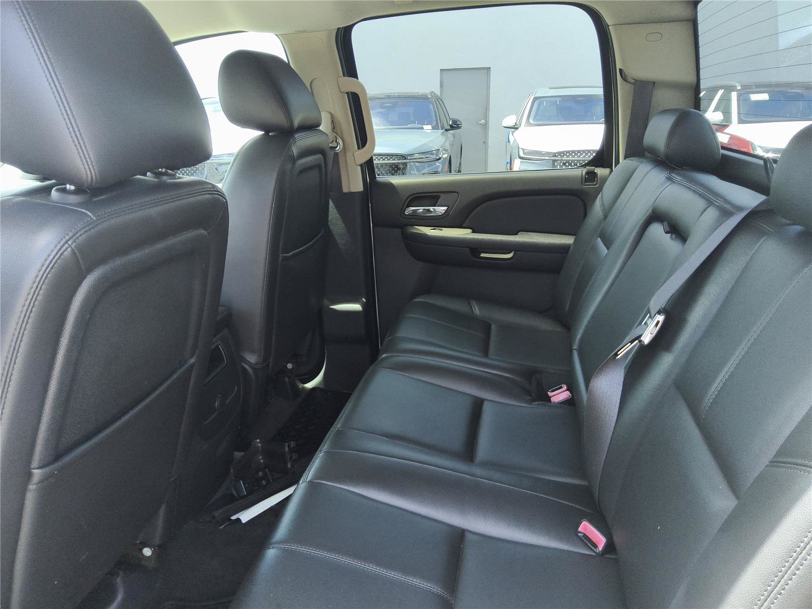 Used 2013 Chevrolet Silverado 1500 LTZ w/ LTZ White Diamond Edition RWD image 21