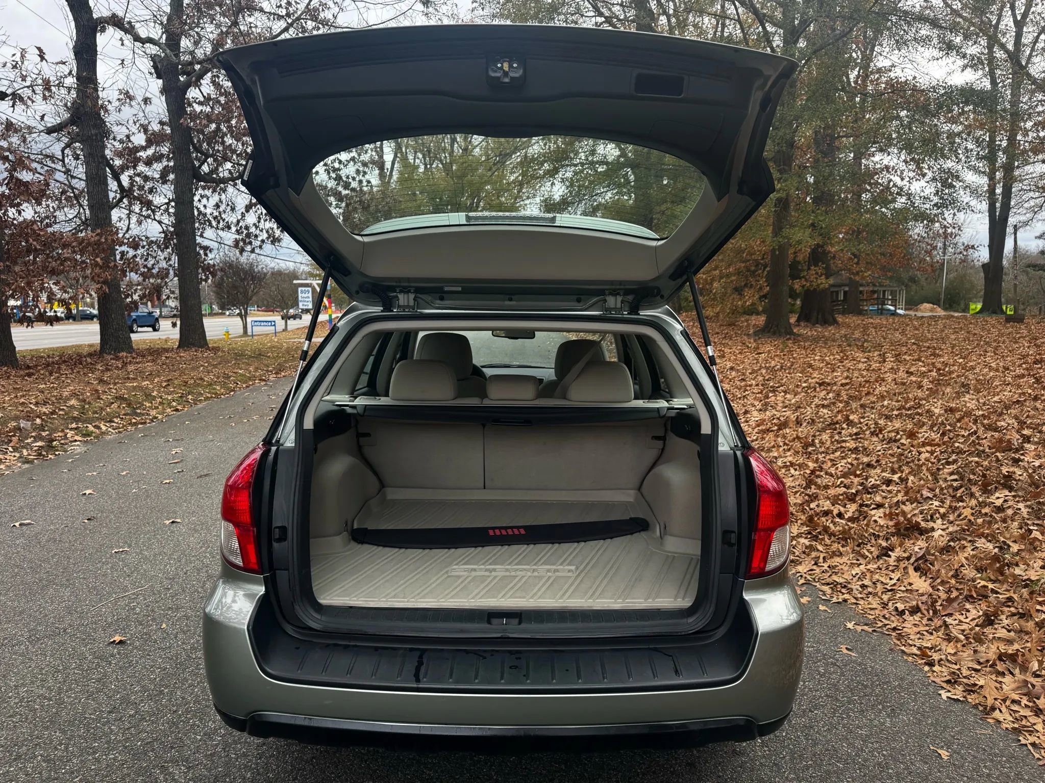 Used 2009 Subaru Outback 2.5i Special Edition image 8