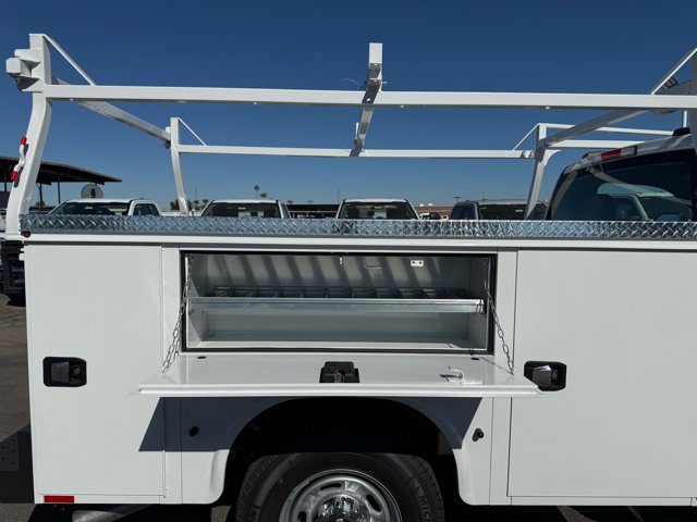 New 2026 Ford F250 XL w/ XL Chrome Package image 8