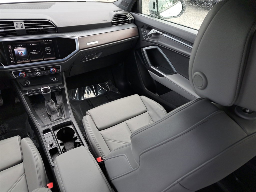 Used 2023 Audi Q3 2.0T Premium Plus w/ Premium Plus Package image 25