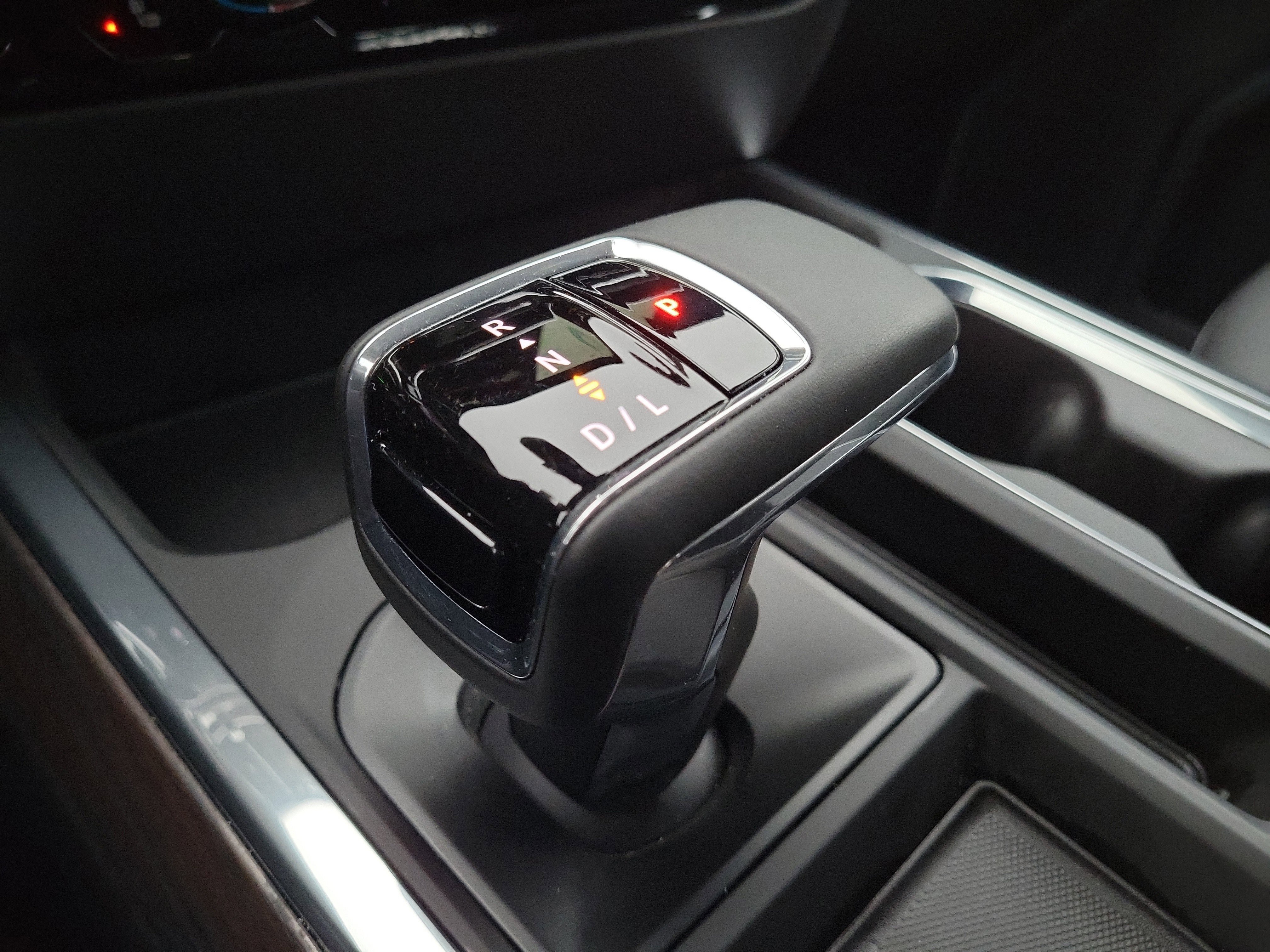 Used 2025 GMC Sierra 1500 SLT w/ SLT Premium Plus Package image 33