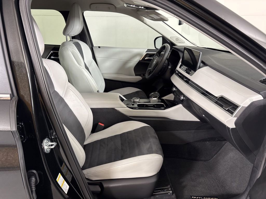 Used 2025 Mitsubishi Outlander SE AWD/4WD image 15