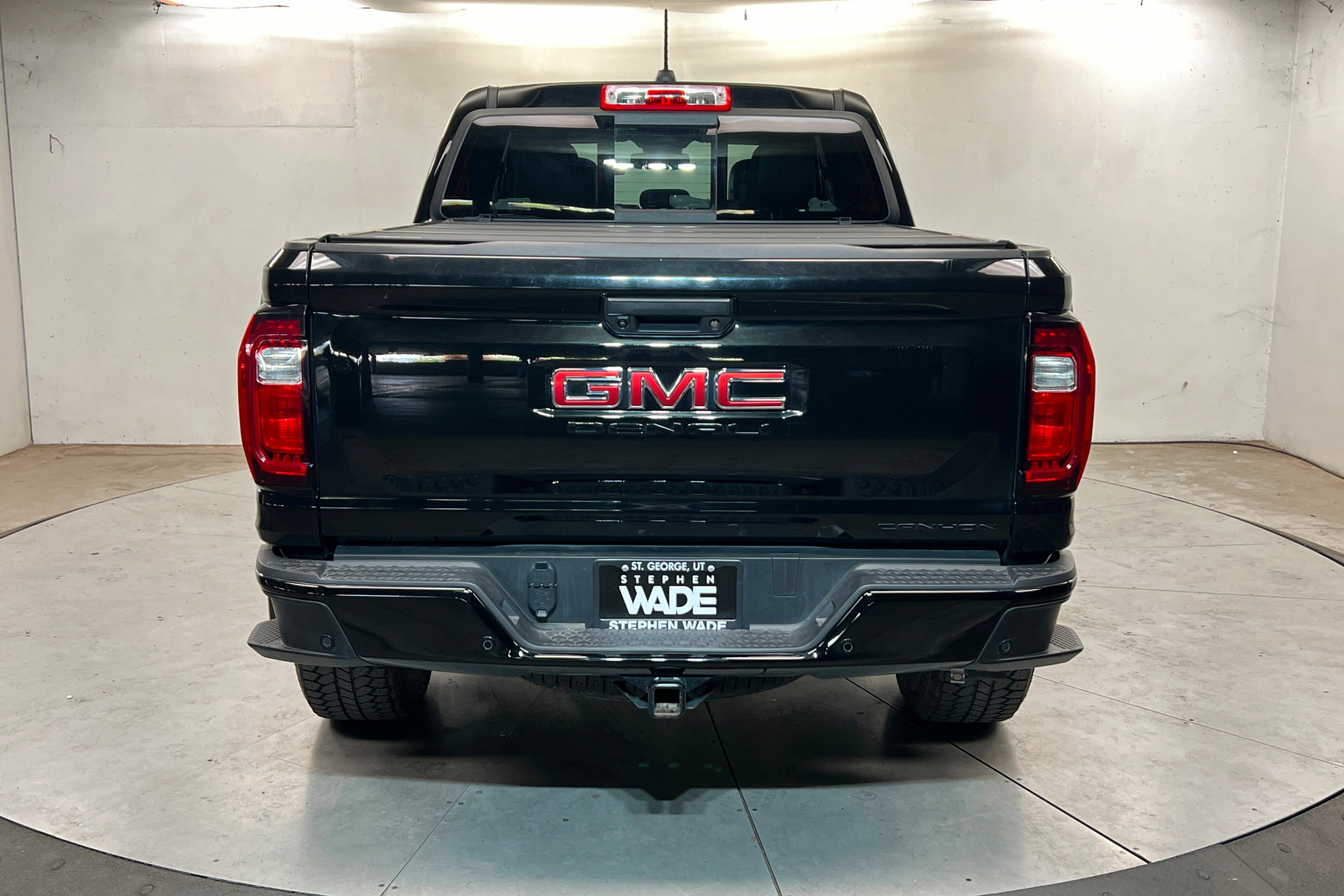 Used 2024 GMC Canyon Denali w/ LPO, Denali Black Edition AWD/4WD image 5