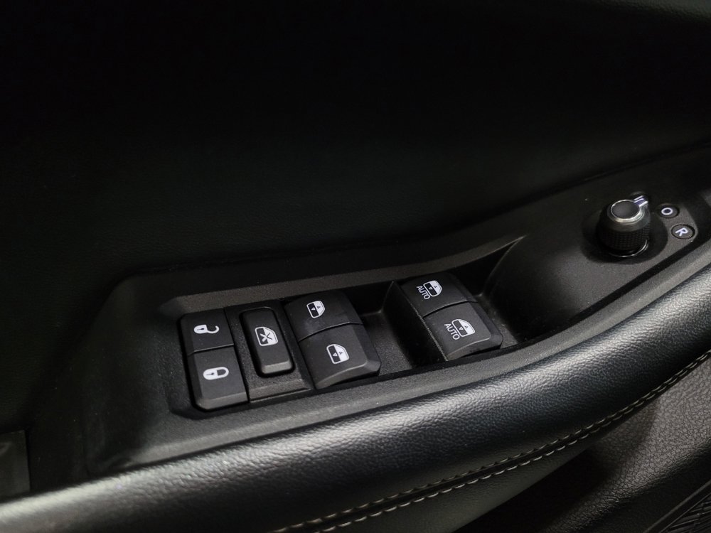 Used 2023 Jeep Grand Cherokee L Laredo AWD/4WD image 27
