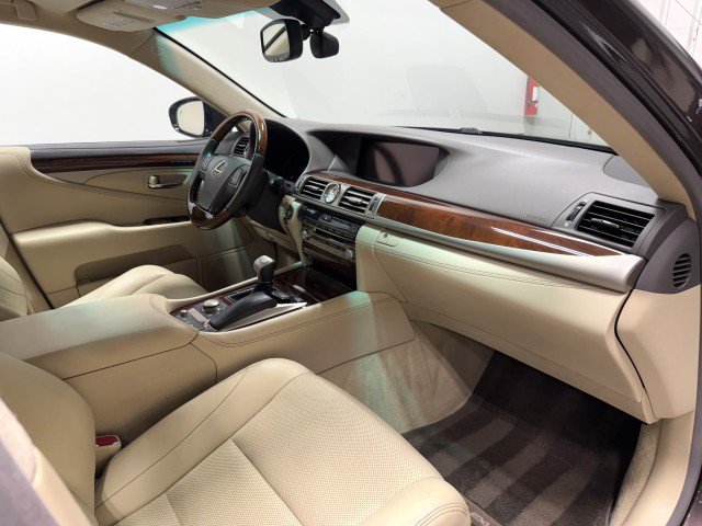 Used 2013 Lexus LS 460 w/ Ultra Luxury Pkg RWD image 17