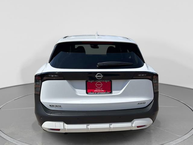 Used 2025 Nissan Kicks SV AWD/4WD image 5