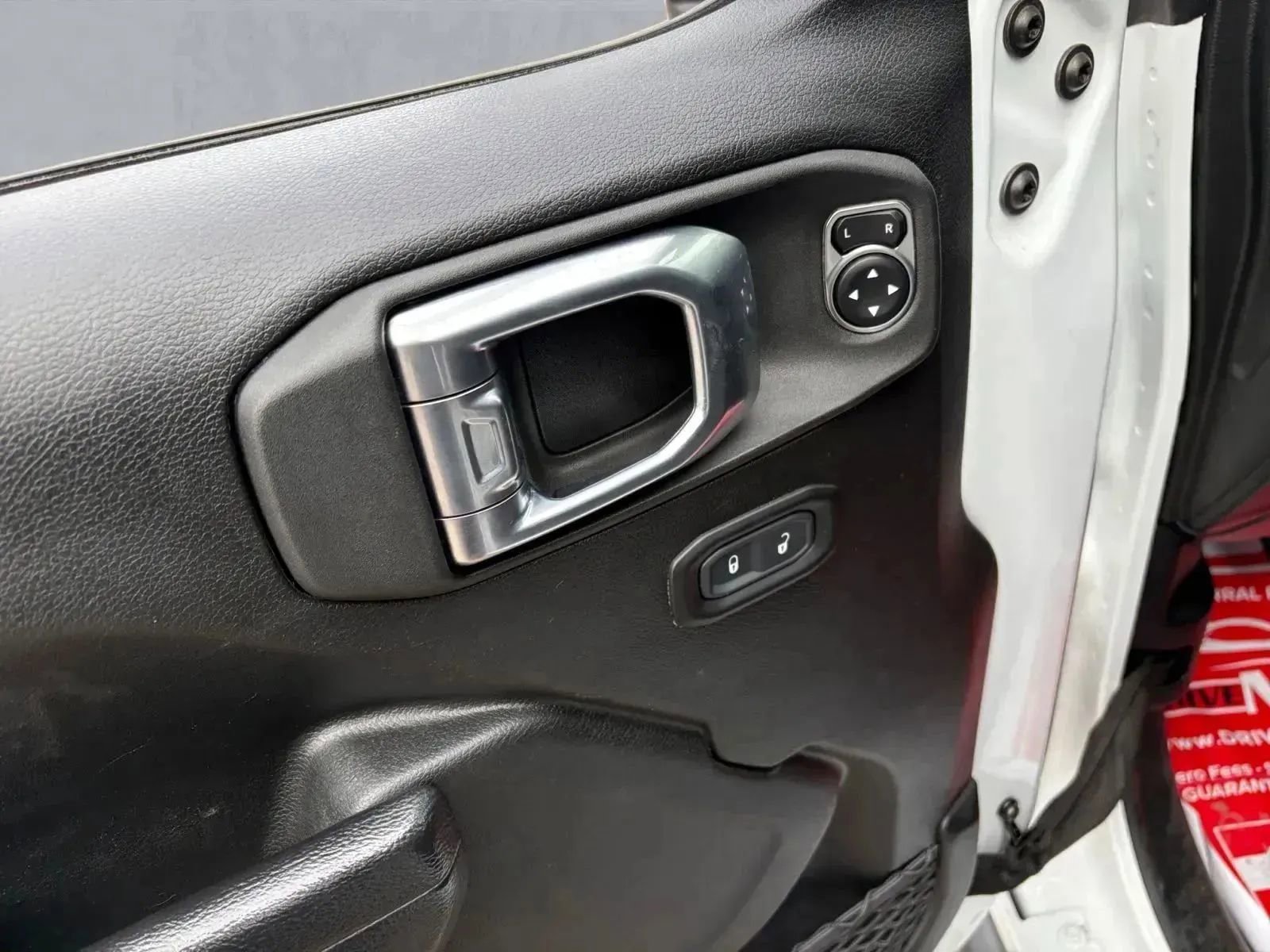 Used 2023 Jeep Gladiator Sport image 11
