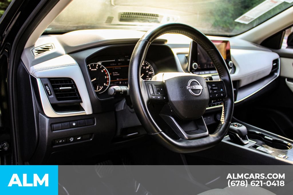 Used 2025 Nissan Rogue SV FWD image 21