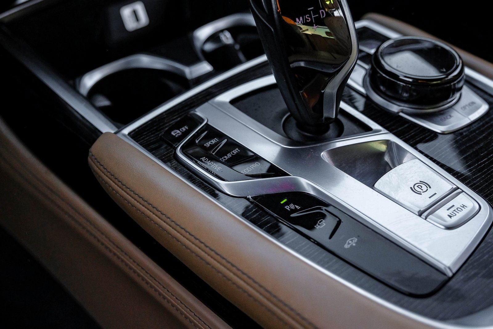 Used 2016 BMW 750i xDrive image 28