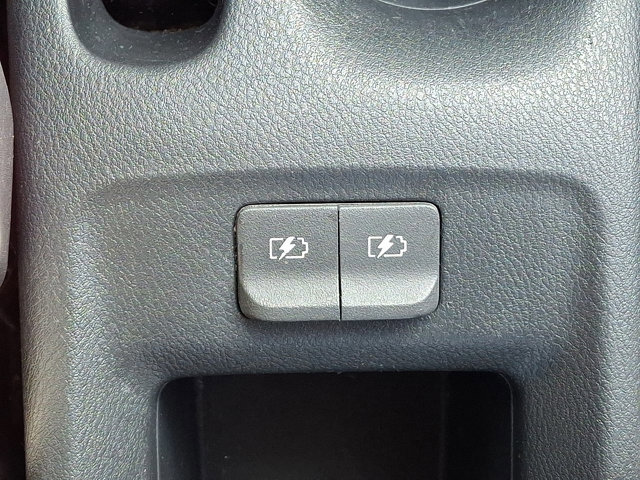 Used 2020 Nissan Versa SV image 24