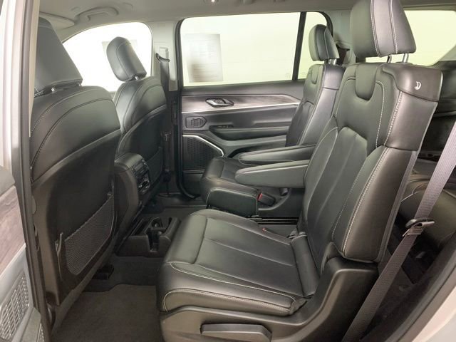 Used 2023 Jeep Grand Cherokee L Limited w/ Black Appearance Package image 26
