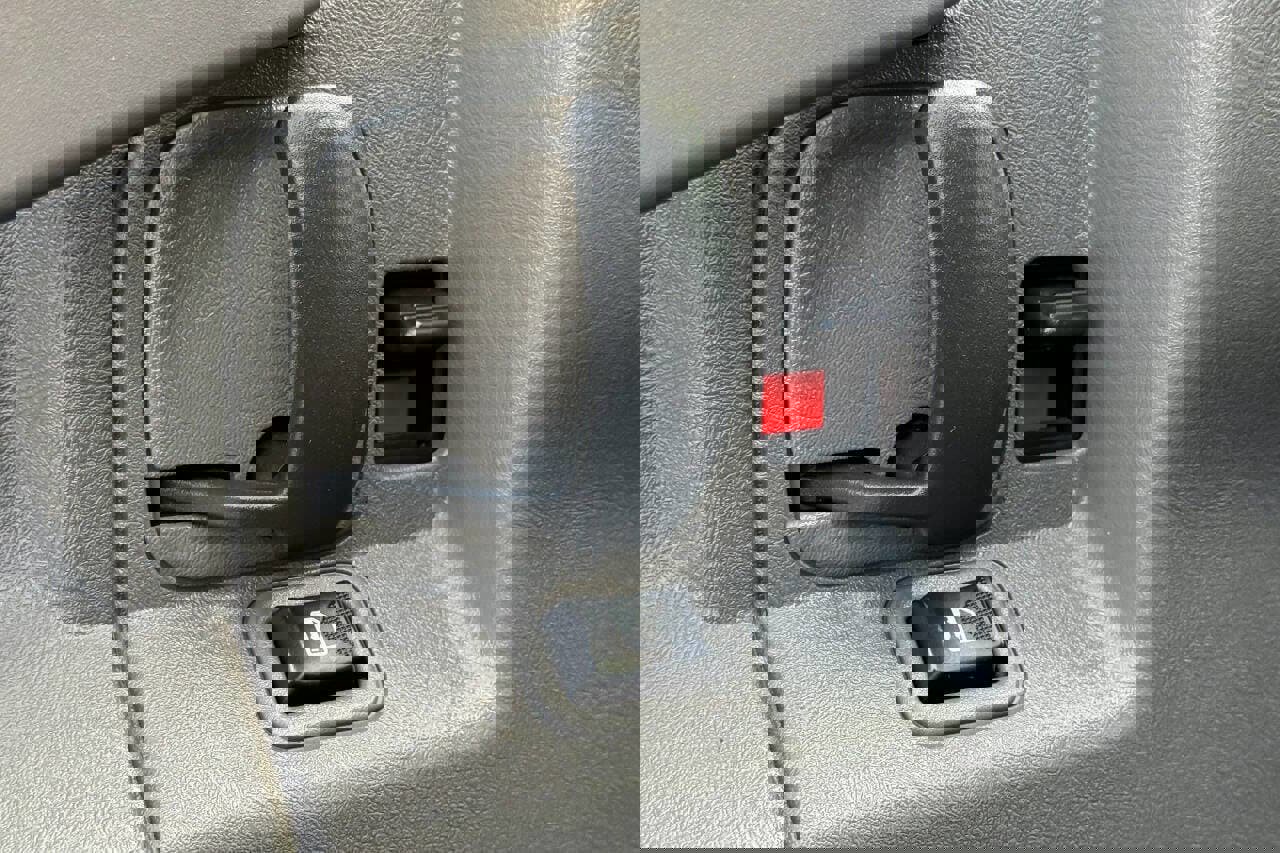 Used 2022 GMC Savana 2500 w/ Driver Convenience Package image 18