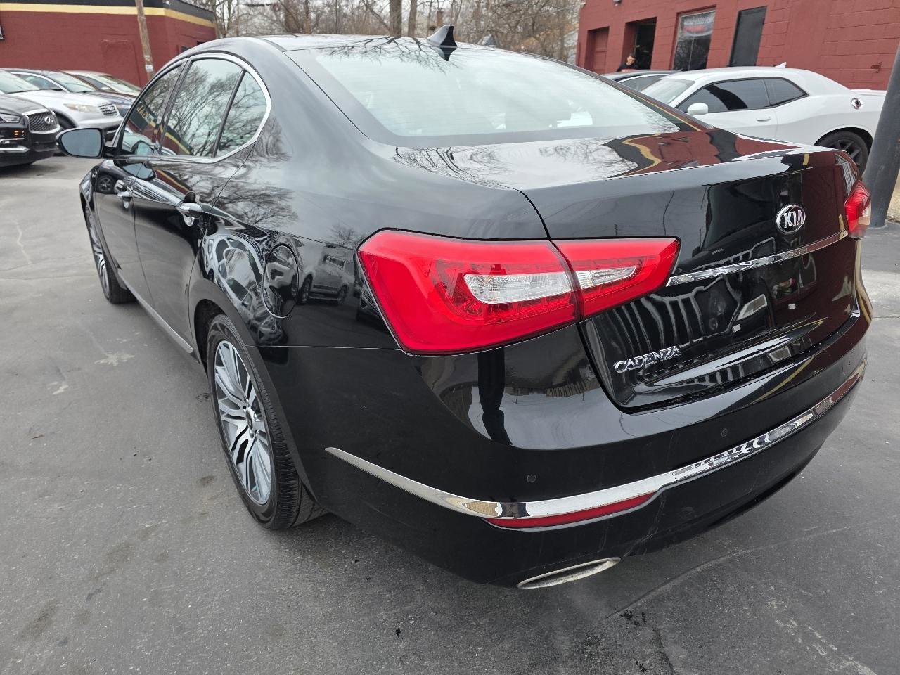 Used 2014 Kia Cadenza Premium image 5