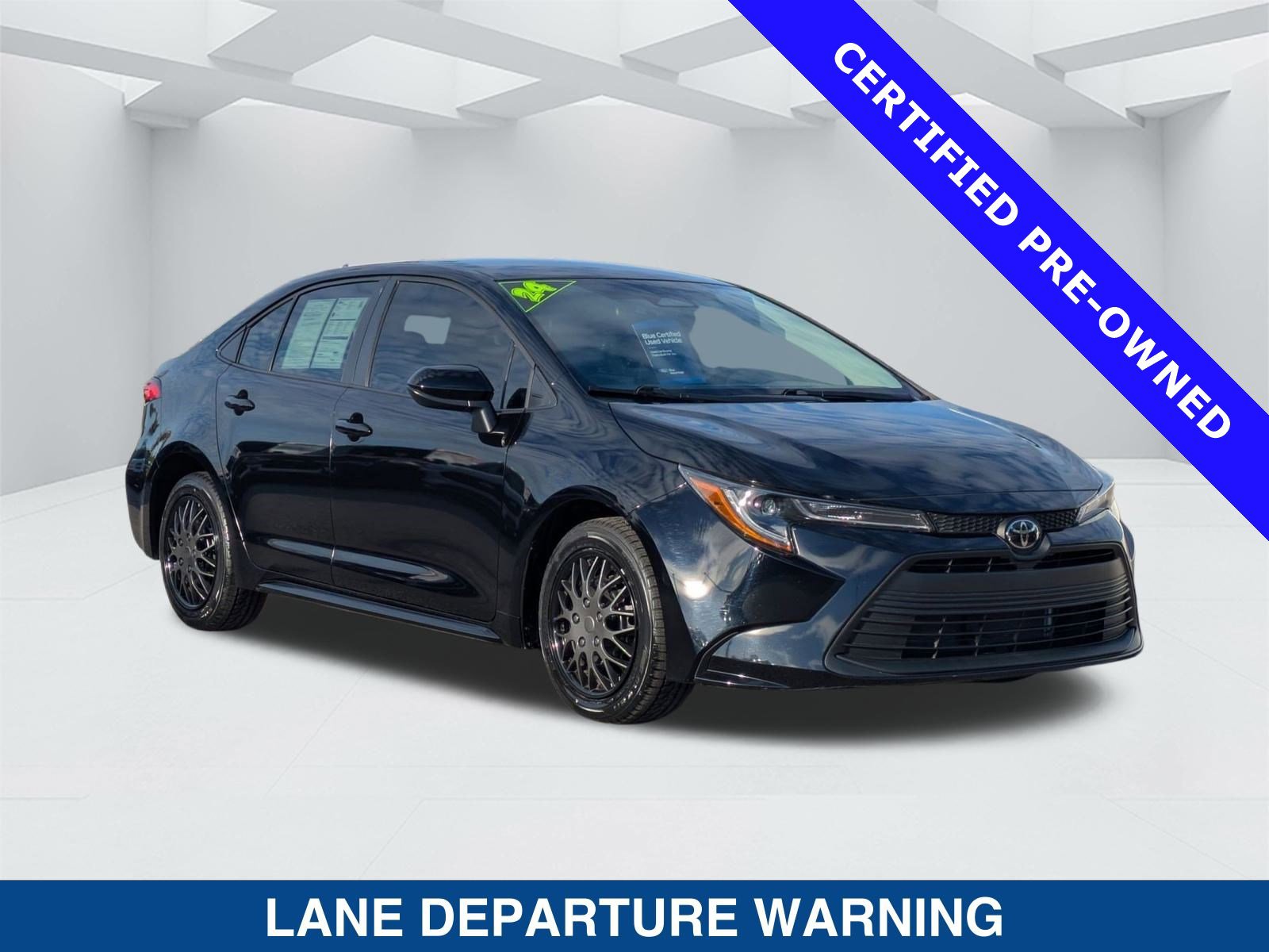 Used 2024 Toyota Corolla LE video 2