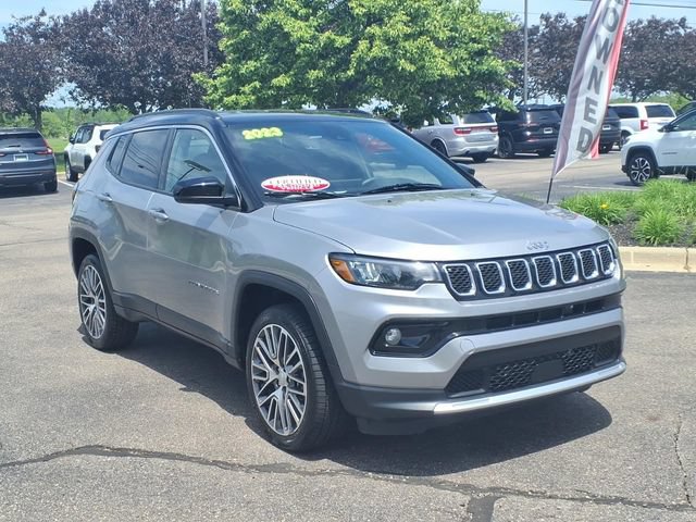 Used 2023 Jeep Compass Limited w/ Elite Group AWD/4WD image 3