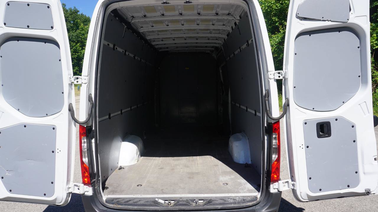 Used 2022 Mercedes-Benz Sprinter 2500 image 20