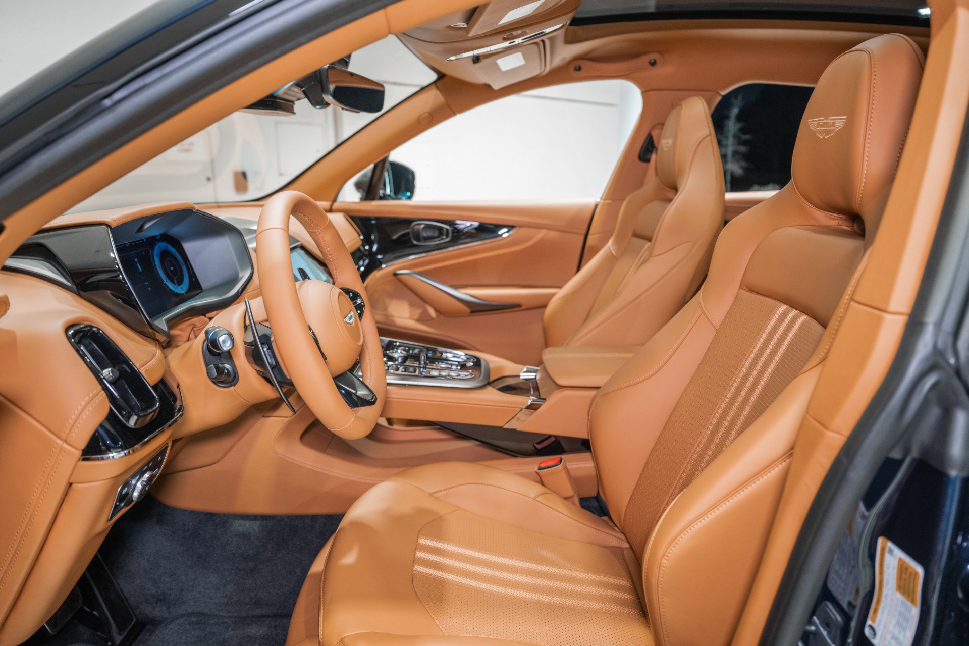 New 2026 Aston Martin DBX 707 image 13