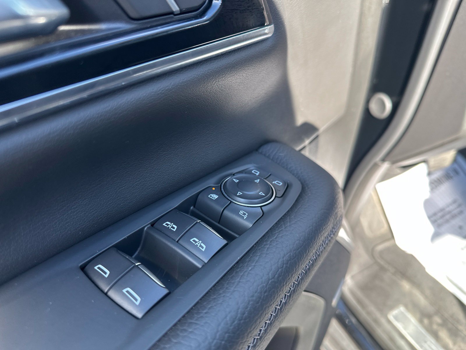 Used 2026 GMC Yukon Denali w/ Sun & Power Step Package AWD/4WD image 20