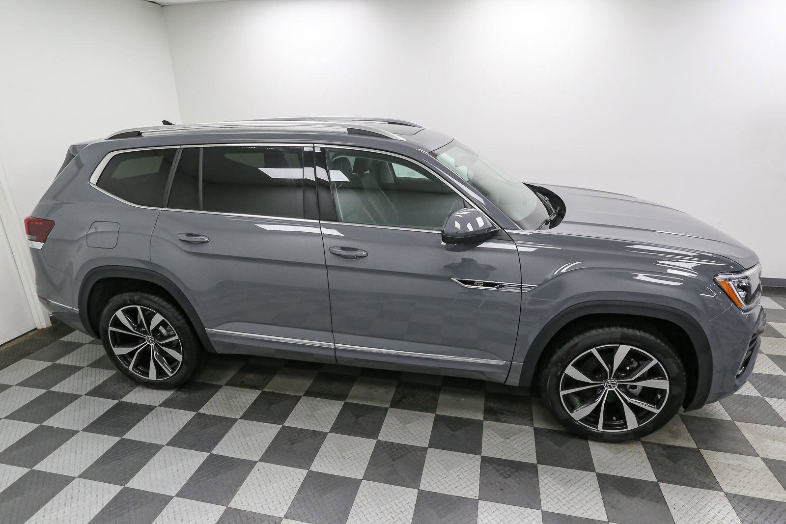 New 2026 Volkswagen Atlas SEL Premium R-Line image 5