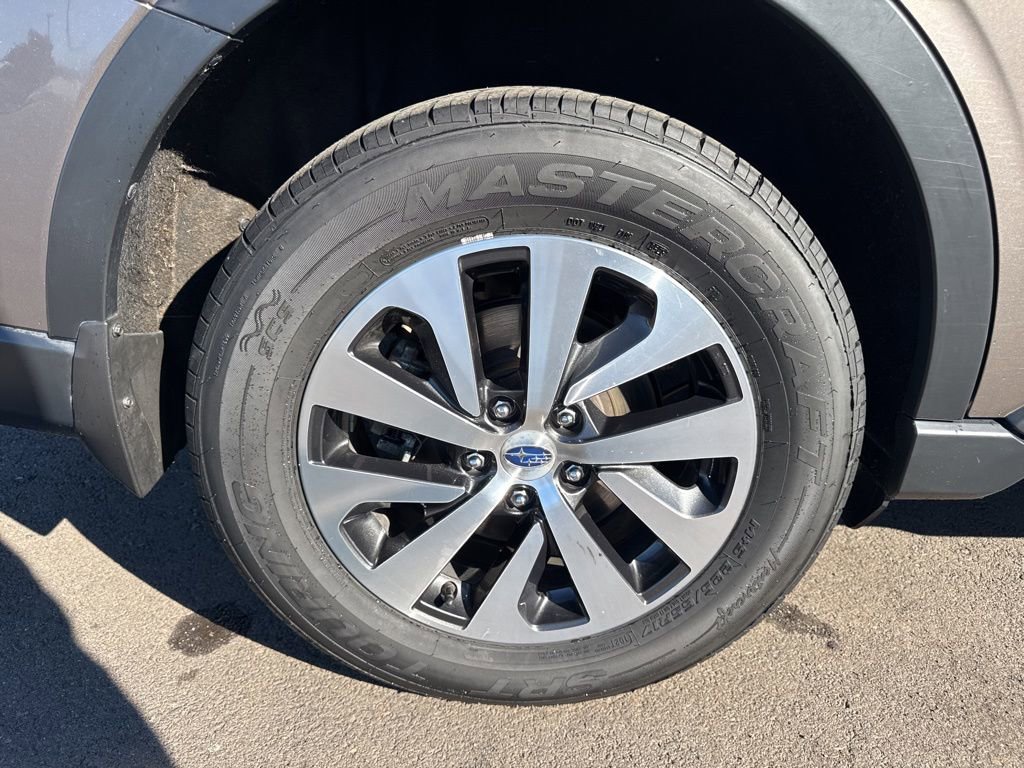 Used 2021 Subaru Outback Premium image 9
