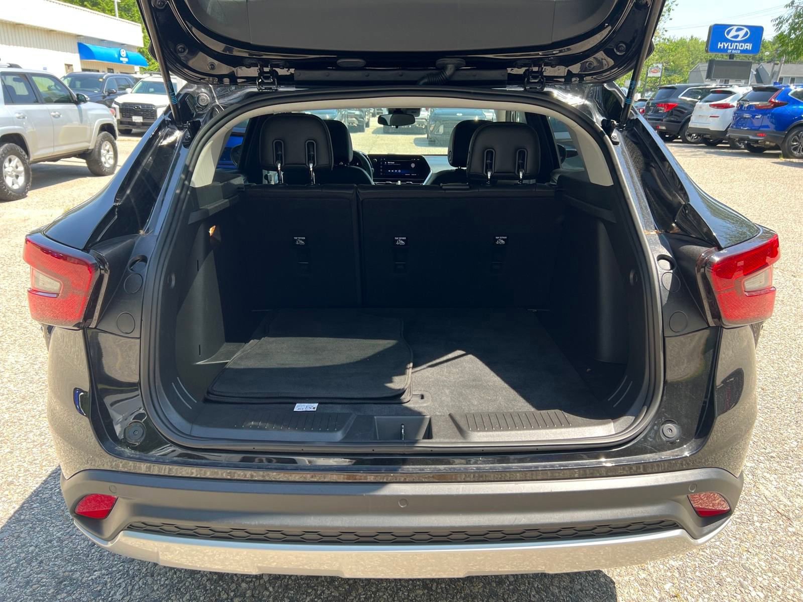 Used 2024 Chevrolet Trax LT w/ Driver Confidence Package image 23