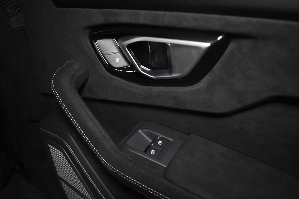 Used 2023 Lamborghini Urus Performante image 47