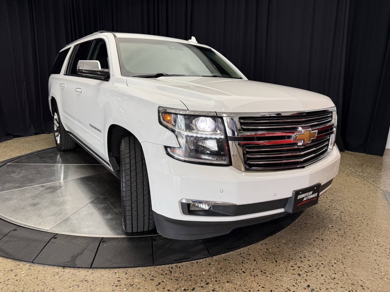 Used 2017 Chevrolet Suburban Premier AWD/4WD image 12