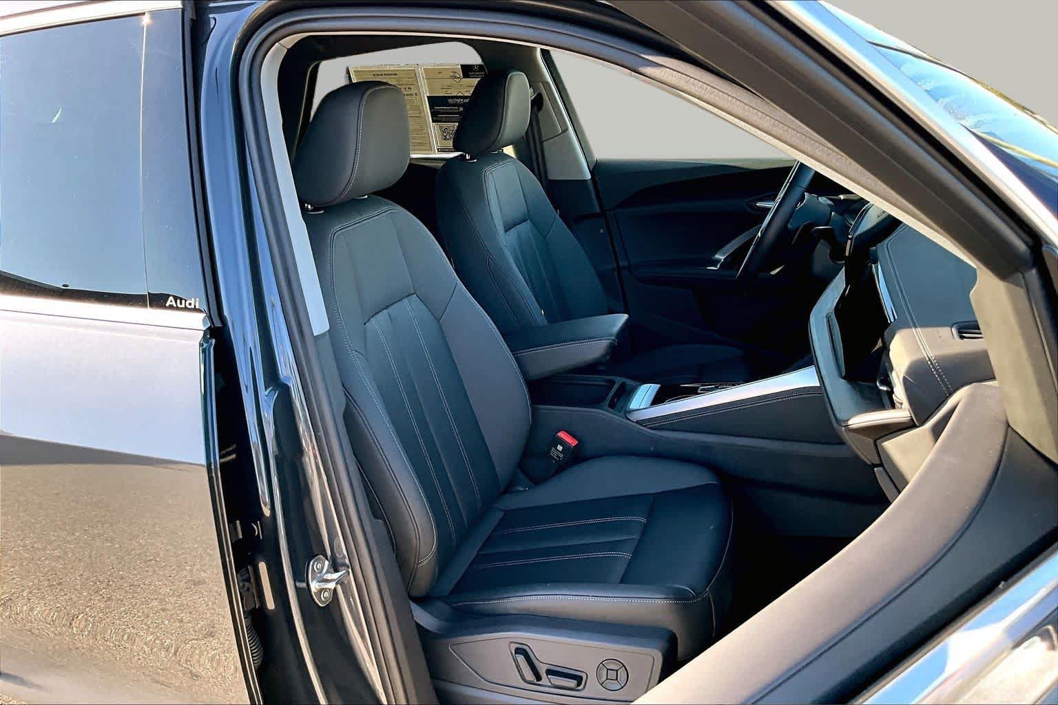 Used 2025 Audi Q5 Premium w/ Convenience Package AWD/4WD image 8