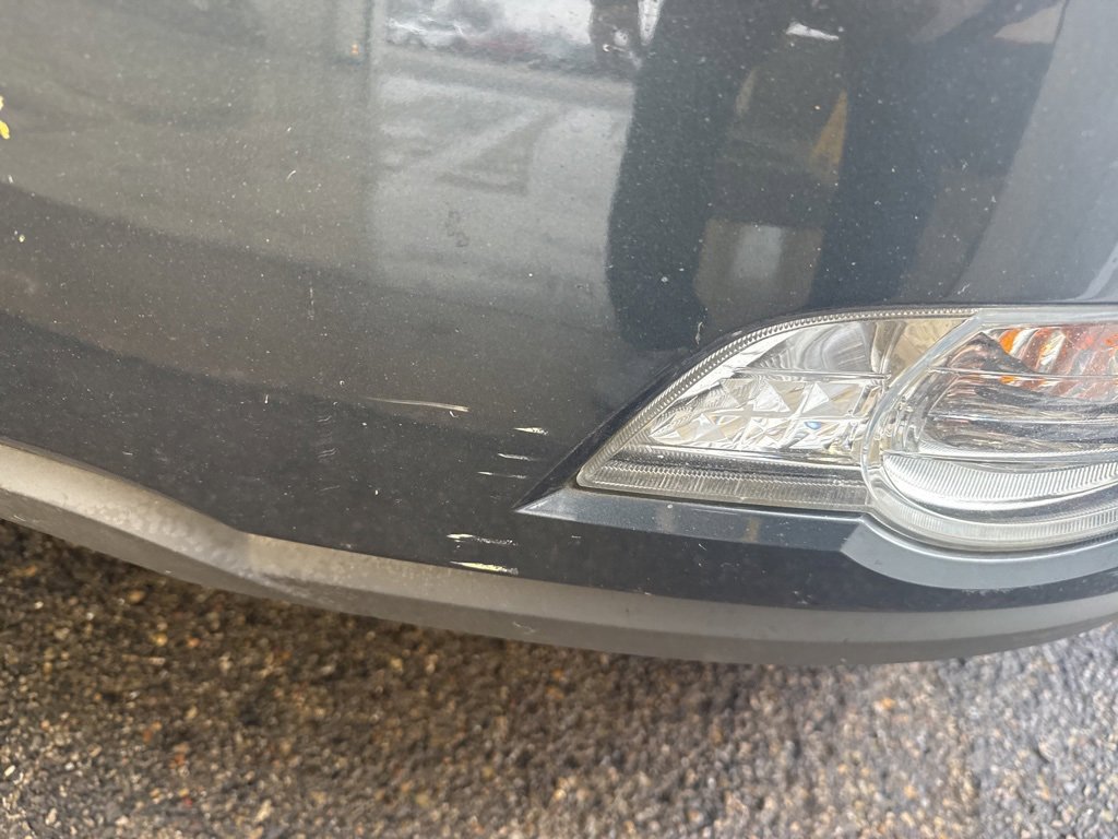 Used 2011 Chevrolet Traverse LT w/ Personal Connectivity Package image 2