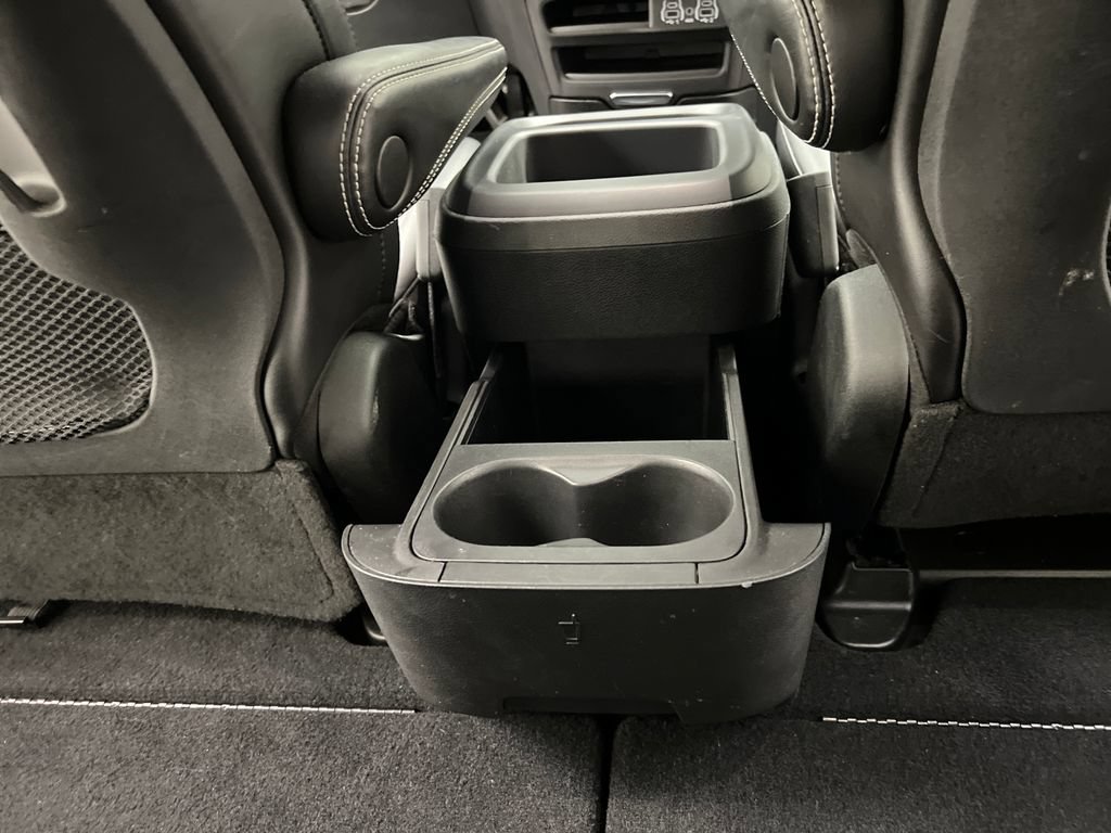 Used 2025 Chrysler Pacifica Select FWD image 29