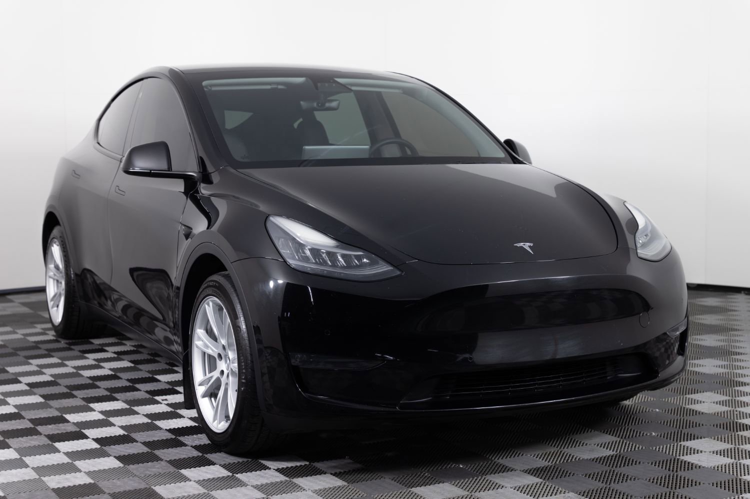 Used 2021 Tesla Model Y Long Range AWD/4WD image 11
