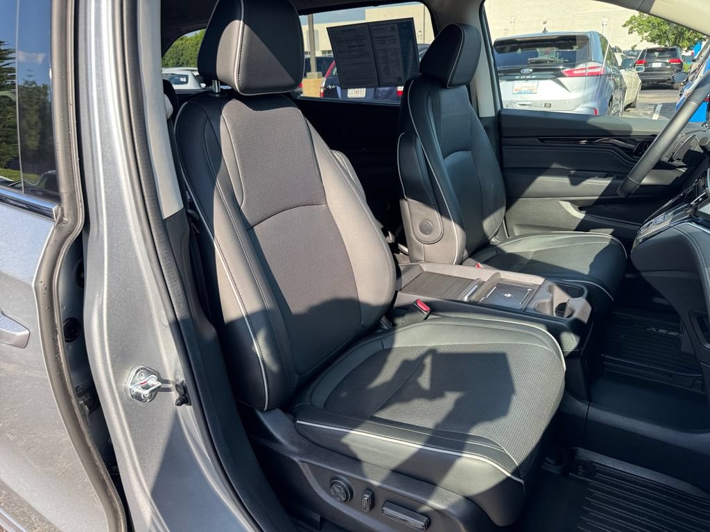 Certified 2025 Honda Odyssey Elite image 18